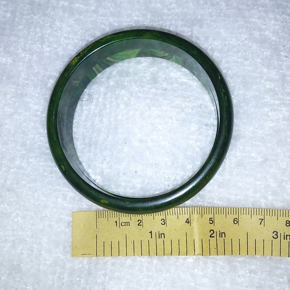 Bakelite Emerald and Gold Vintage Bangles - Picture 3 of 4